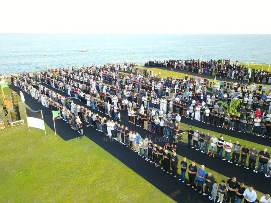 فيديو سجل يا تاريخ - يافا تنتفض احياءً لسنة النبي بأداء صلاة العيد في العراء "متنزه العجمي"